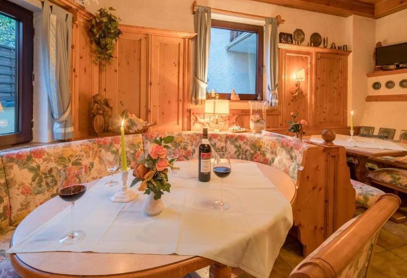 ホテル Barbarossa Garni Bei Hanau