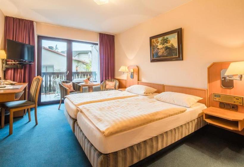 Отель Barbarossa Garni Bei Hanau