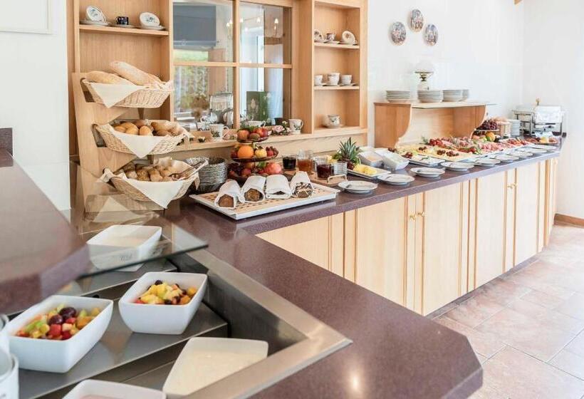 בית מלון כפרי Bellevue