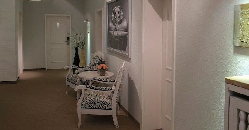 فندق Brunnenhof International