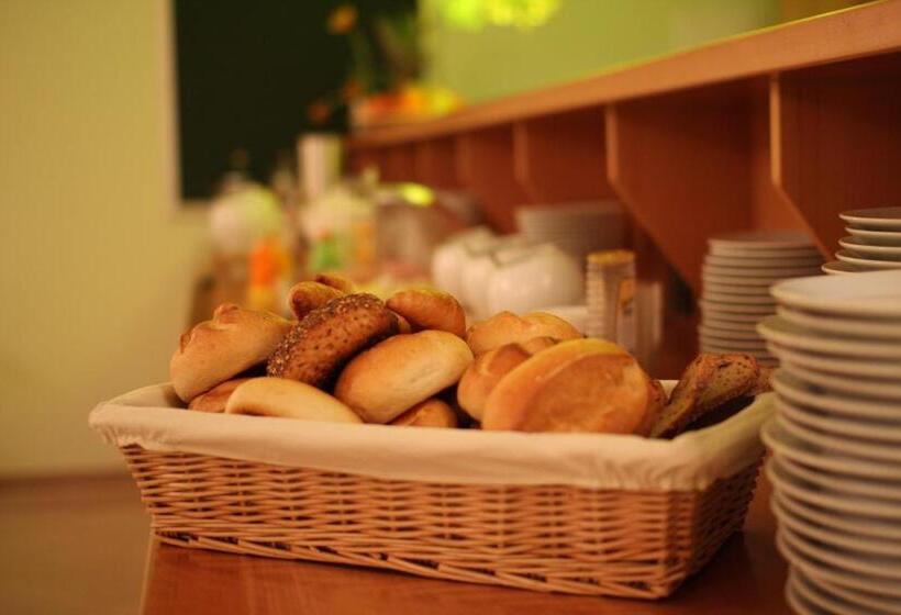 Отель Deutsches Haus