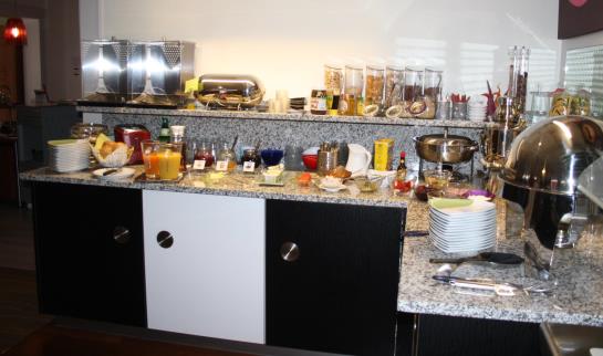 ホテル Garni Elegant