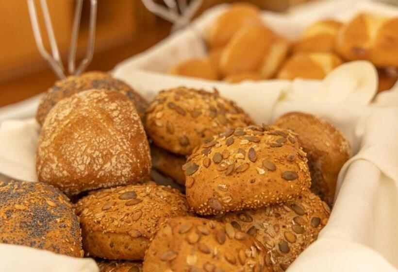 هتل Fallersleber Spieker