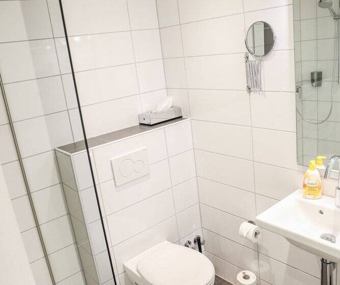 هتل International Am Theater