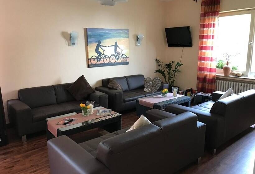 هتل International Am Theater