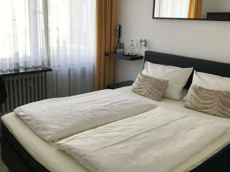 هتل International Am Theater