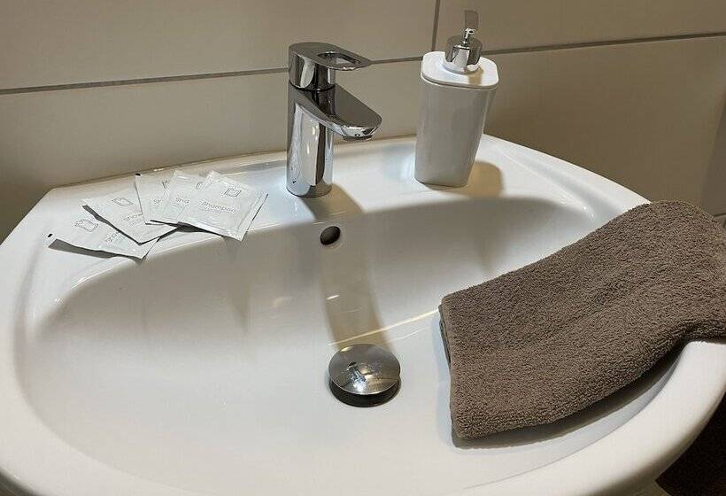 호텔 Kolossos Düsseldorf   Neuss