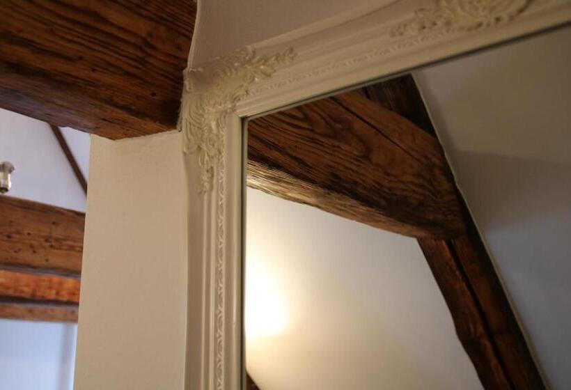 Отель L Ostello Altstadt