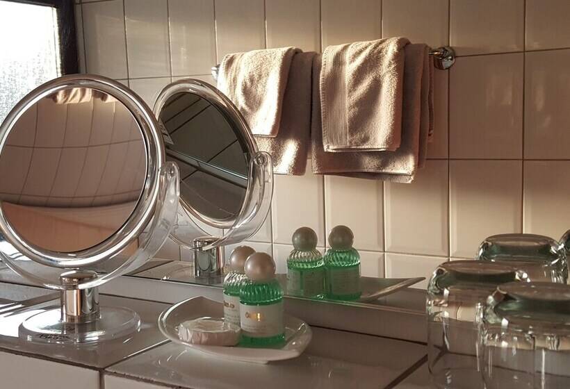 Landhotel Linden Am Venekotensee