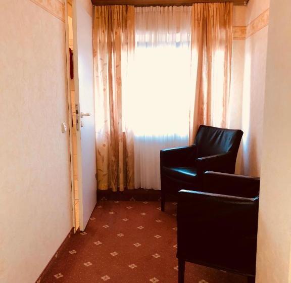 호텔 Restaurant Lenhsen