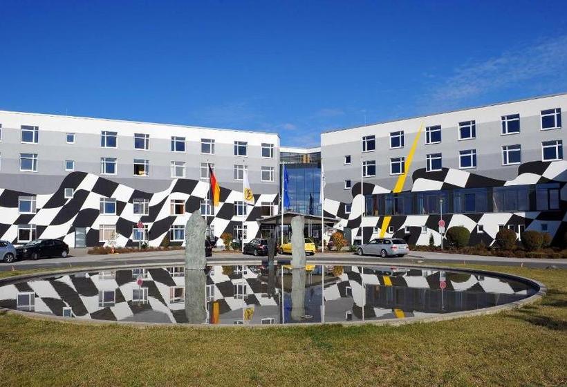 فندق Motorsport Arena