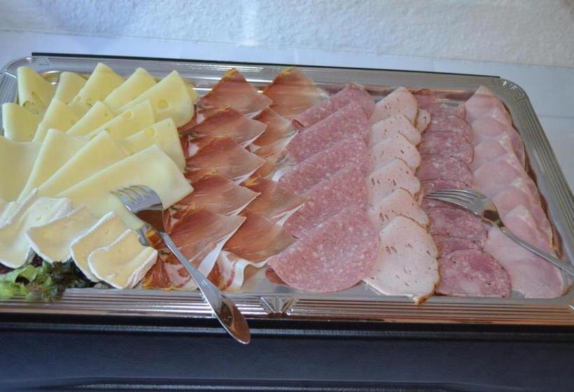 בית מלון כפרי Pension Ostler