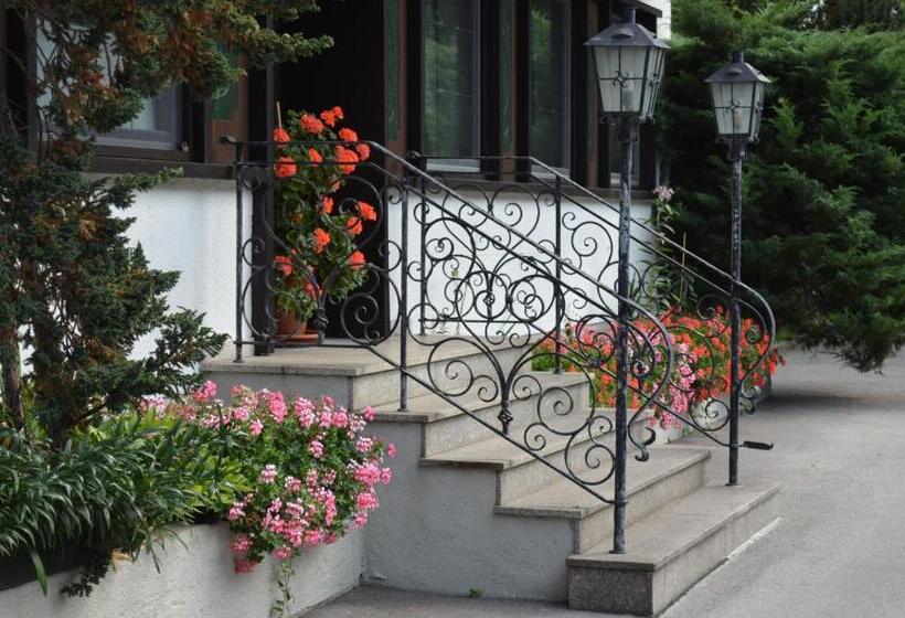 בית מלון כפרי Pension Ostler