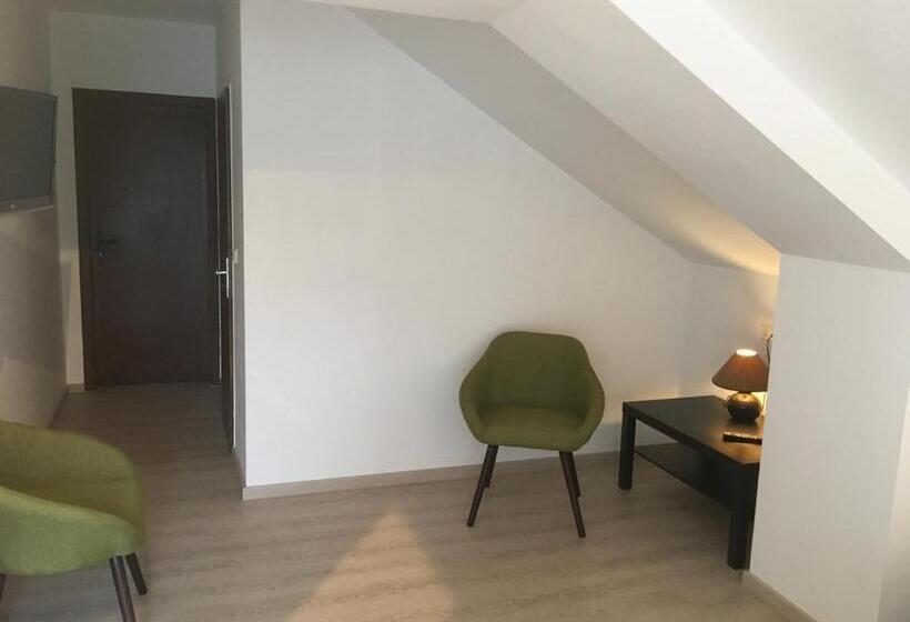 ホテル Pension Zum Paradies