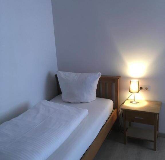 ホテル Pension Zum Paradies