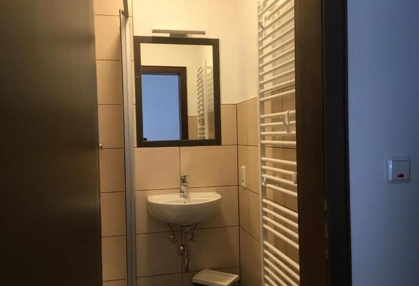 ホテル Pension Zum Paradies