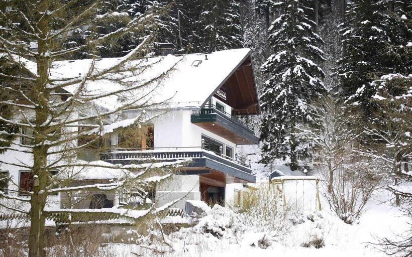 ホテル Pension Zum Paradies