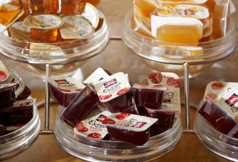 ホテル Pension Zum Paradies