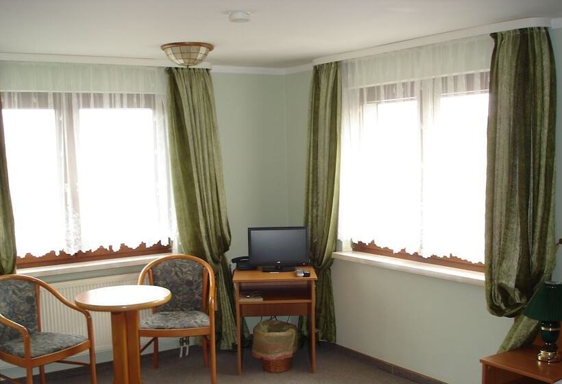 호텔 Pension Zum Schwanenteich