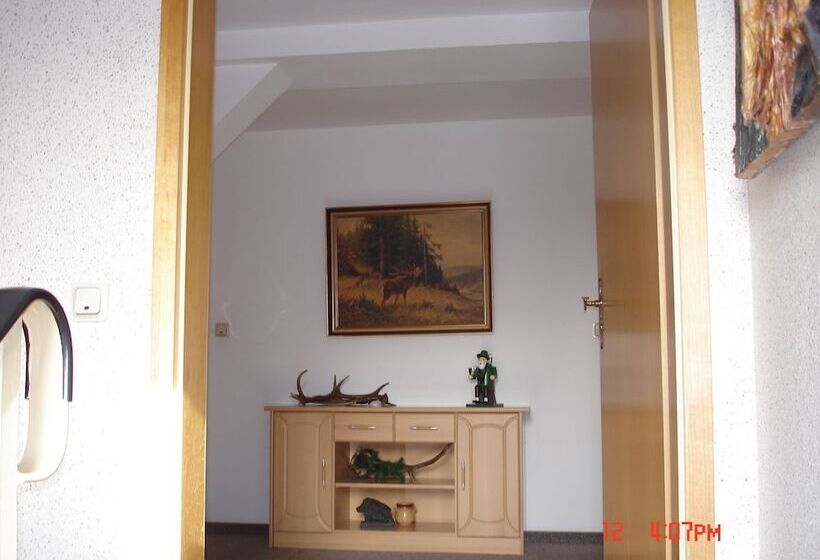 호텔 Pension Zum Schwanenteich