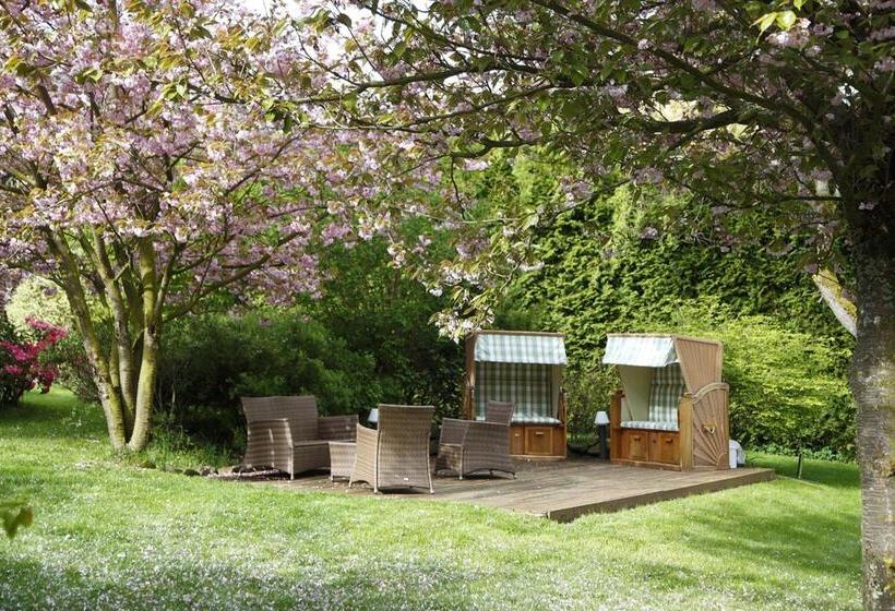 Отель Post Usseln Ring