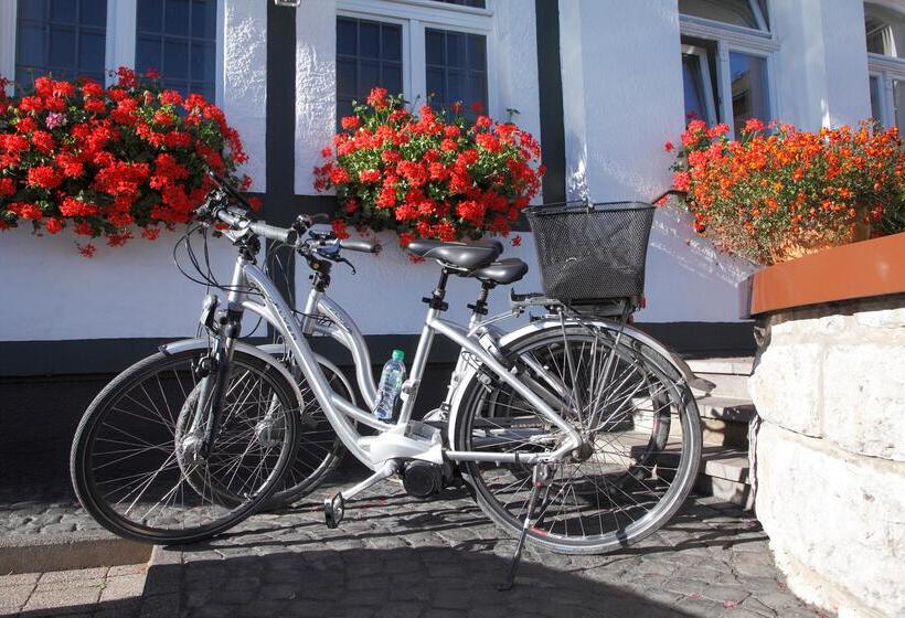 Отель Post Usseln Ring