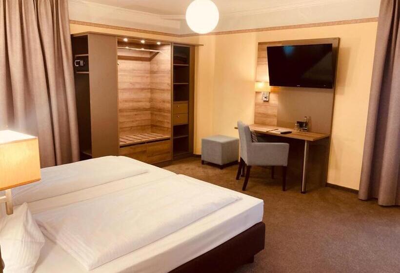 Отель Rosenheimer Hof