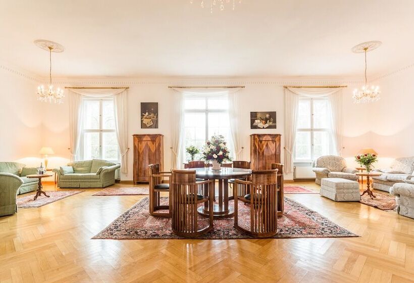 호텔 Schloss Storkau