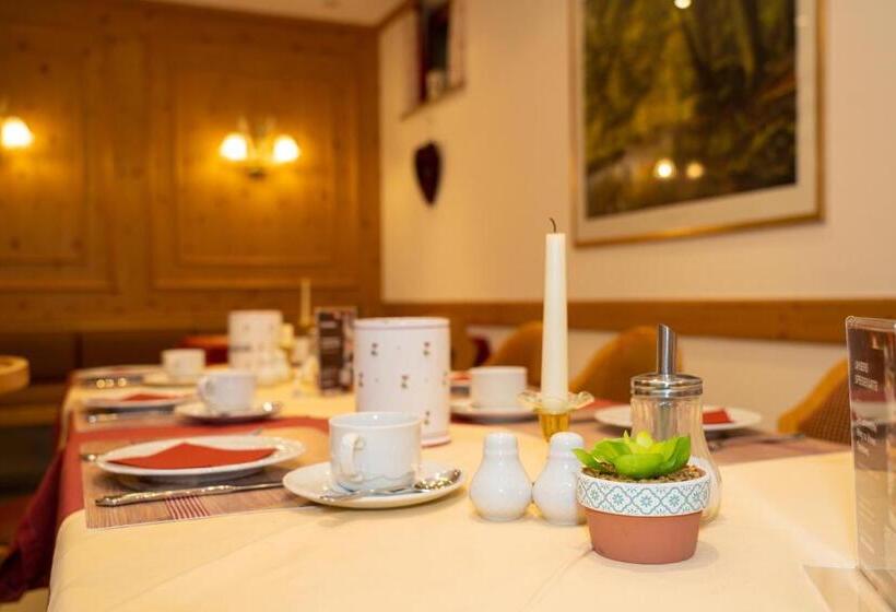 فندق Und Berggasthof Zum Sonnenhof