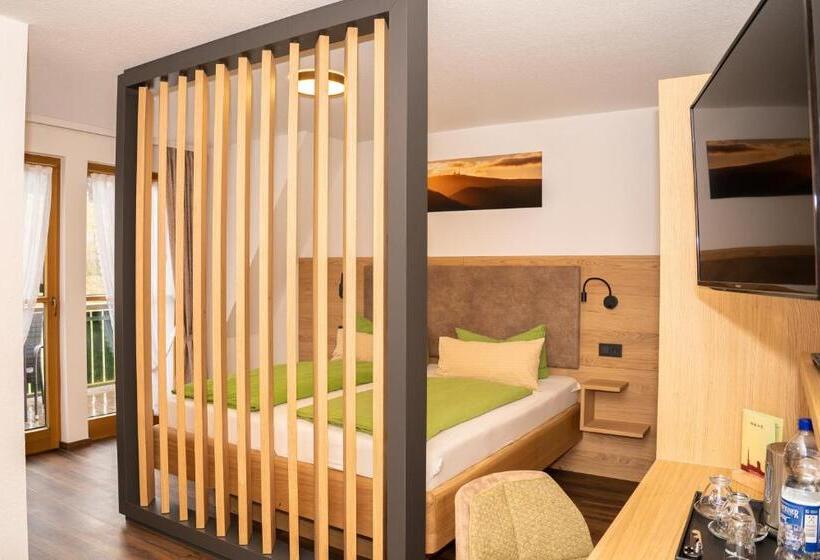 فندق Und Berggasthof Zum Sonnenhof