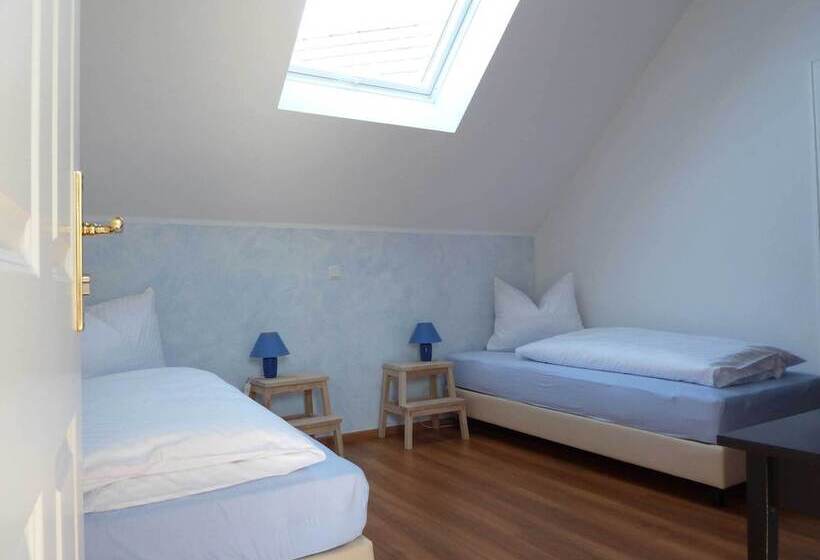 فندق Zur Alten Schmiede