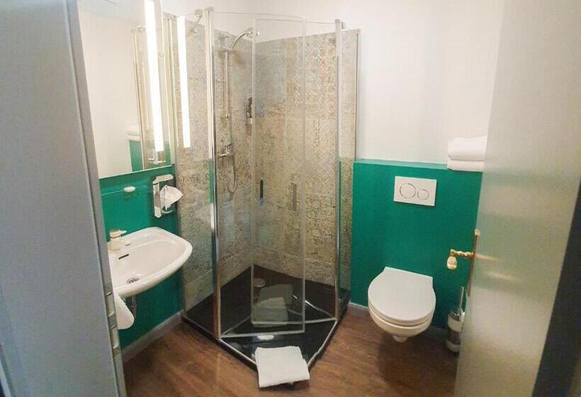 فندق Zur Kaiserpfalz