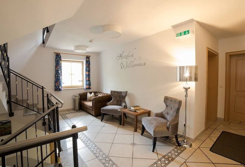 펜션 Berg Hotel Weingarten Garni