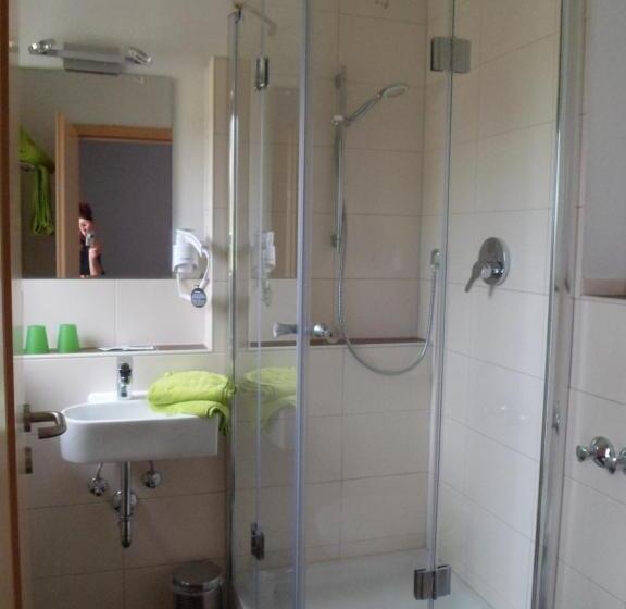 膳宿费 Berggasthaus Kraxenberger