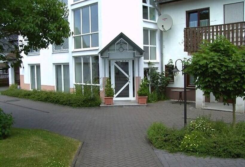 بنسيون Gasthaus Weber