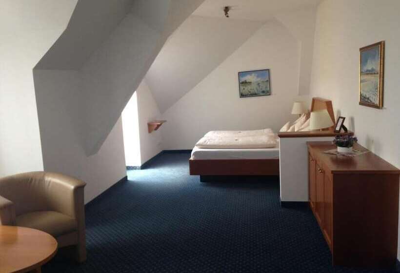 Пансион Gasthof Zur Post Oberwirt