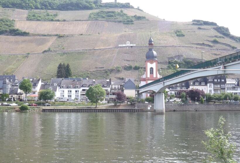 住宿加早餐  Pension Winzerhaus Haas Lenz Zell Mosel