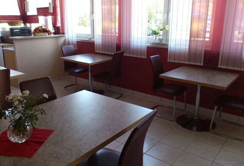 مبيت وإفطار Eifel   Pension