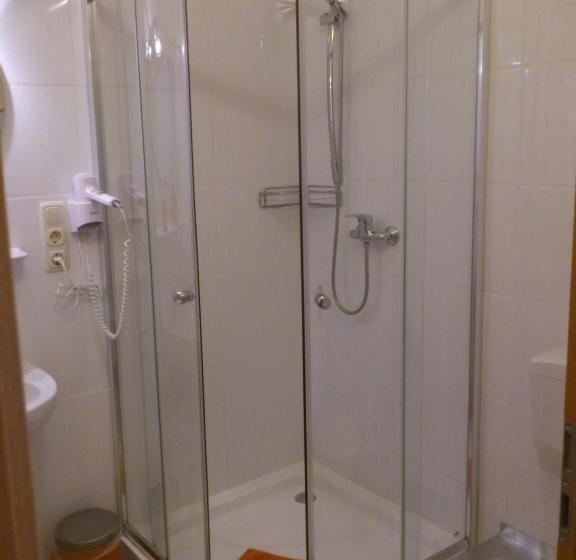 مبيت وإفطار Eifel   Pension