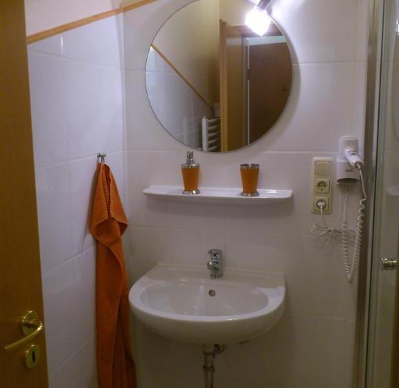 مبيت وإفطار Eifel   Pension