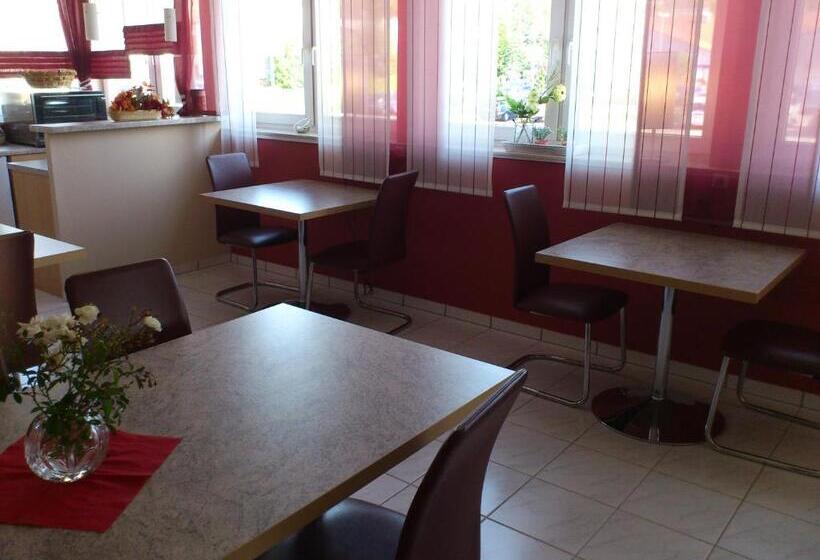 住宿加早餐  Eifel   Pension