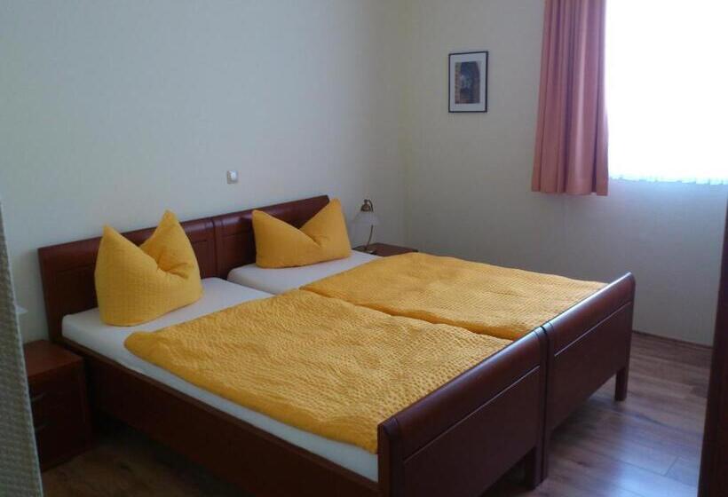 مبيت وإفطار Eifel   Pension