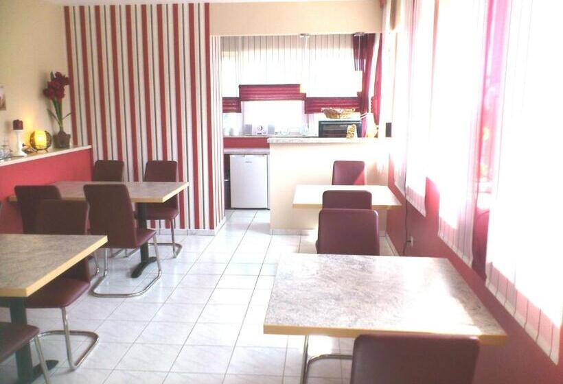 مبيت وإفطار Eifel   Pension