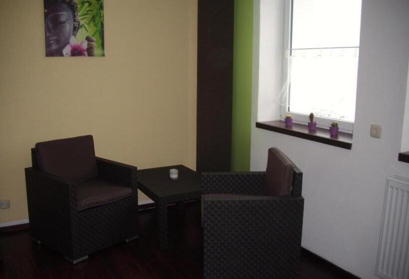 住宿加早餐 Greizer Kammhütte Gaststätte & Pension