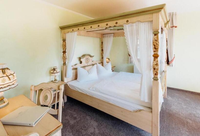 Erlebnishotel Zur Schiffsmühle Gmbh