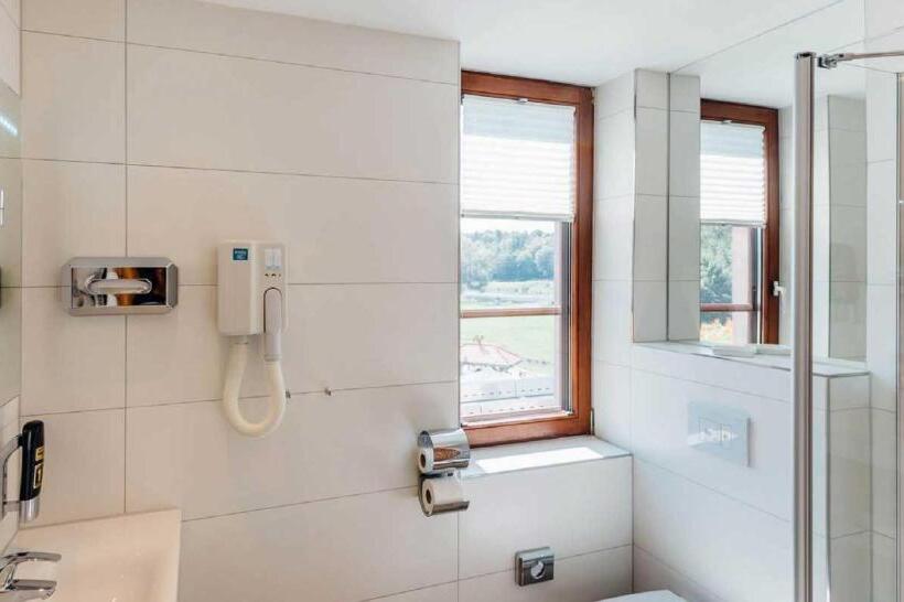 Erlebnishotel Zur Schiffsmühle Gmbh