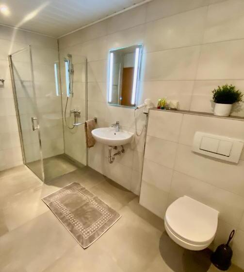 هتل Almehof Thone