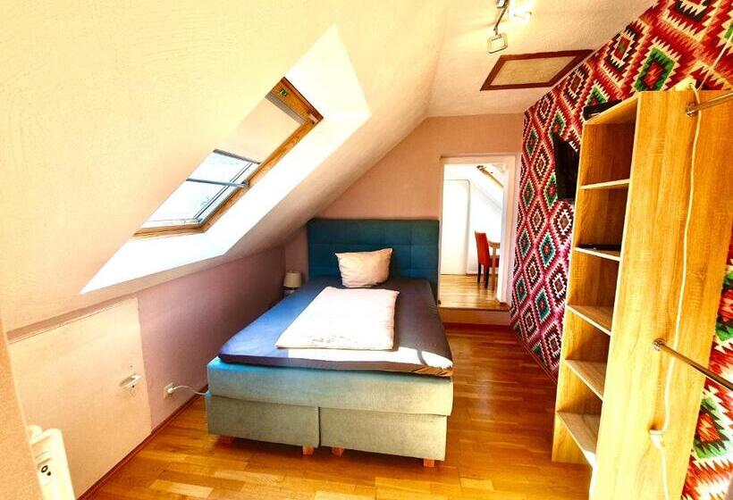 هتل Almehof Thone