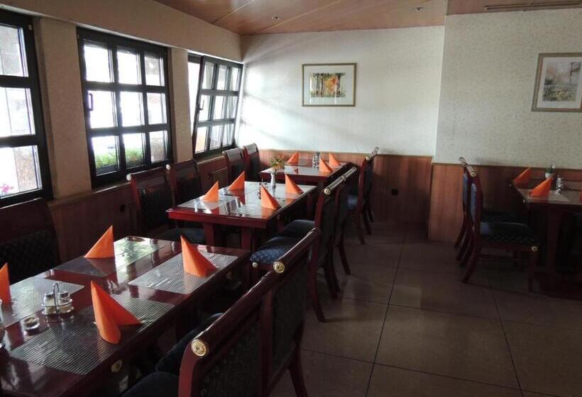 Отель Am Flughafen