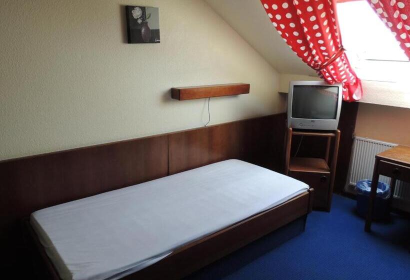 Отель Am Flughafen